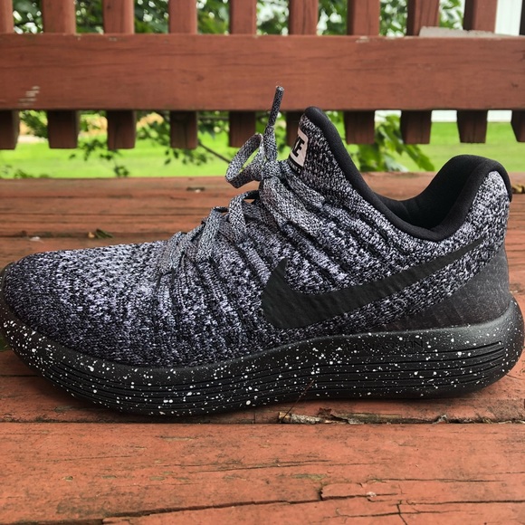 Nike Shoes - Women’s Nike Lunarepic Flyknit 2 - size 7.5